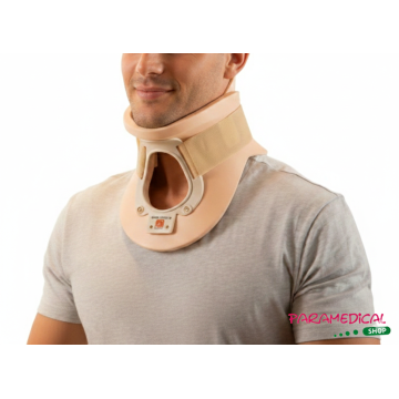 Dettaglio tecnico collare cervicale bivalva radiotrasparente con chiusure in velcro.